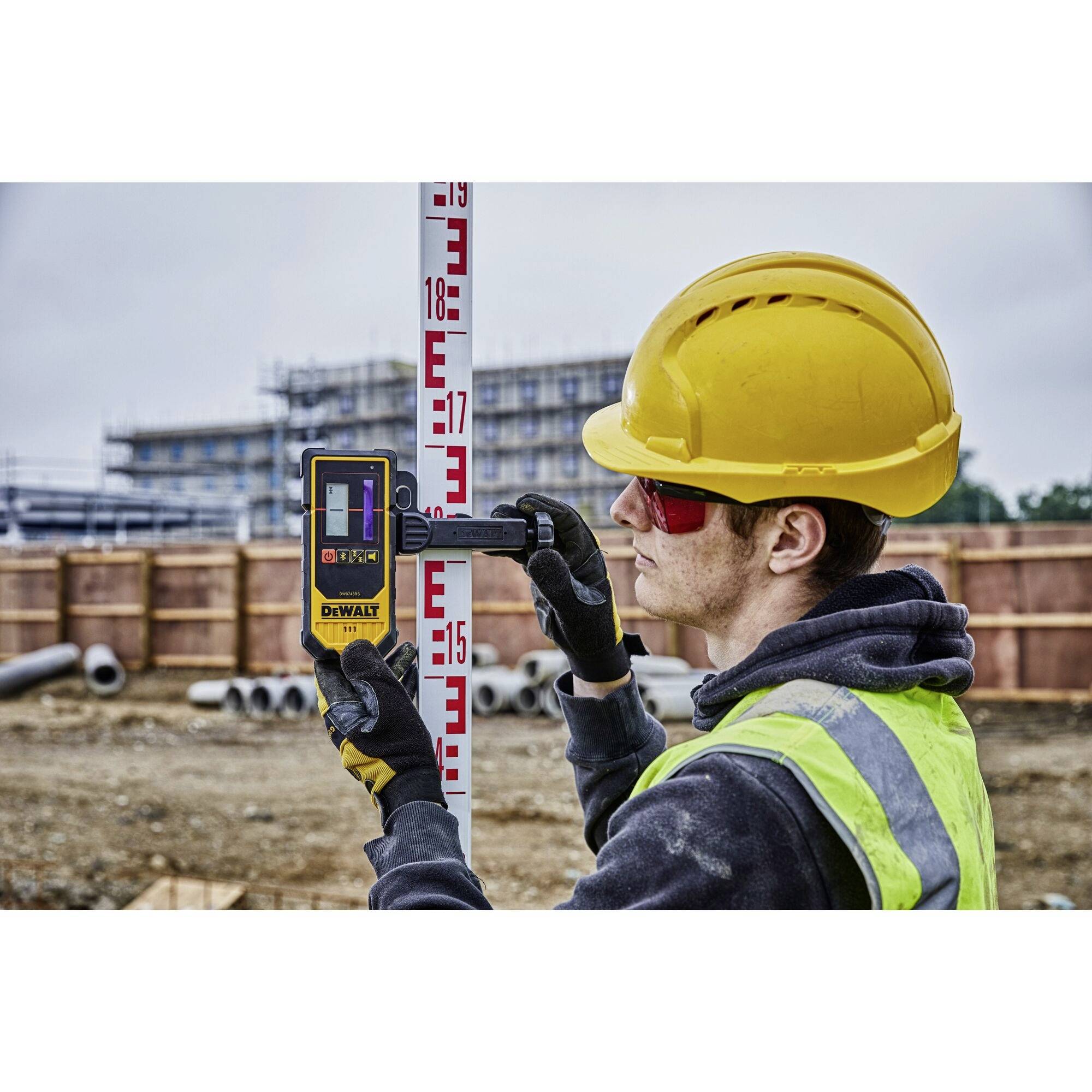 DEWALT DCE080D1RS-QW 360-degree laser