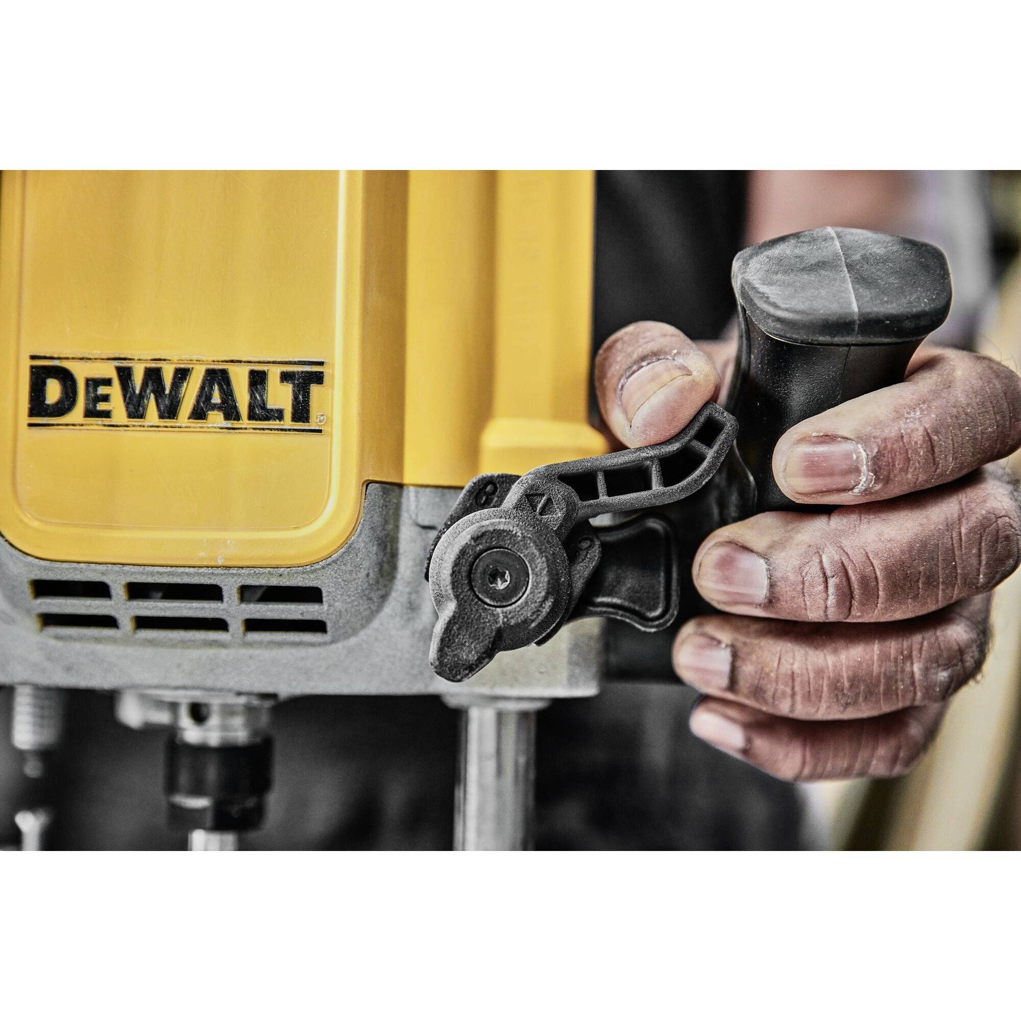 DEWALT Router DWE625-QS