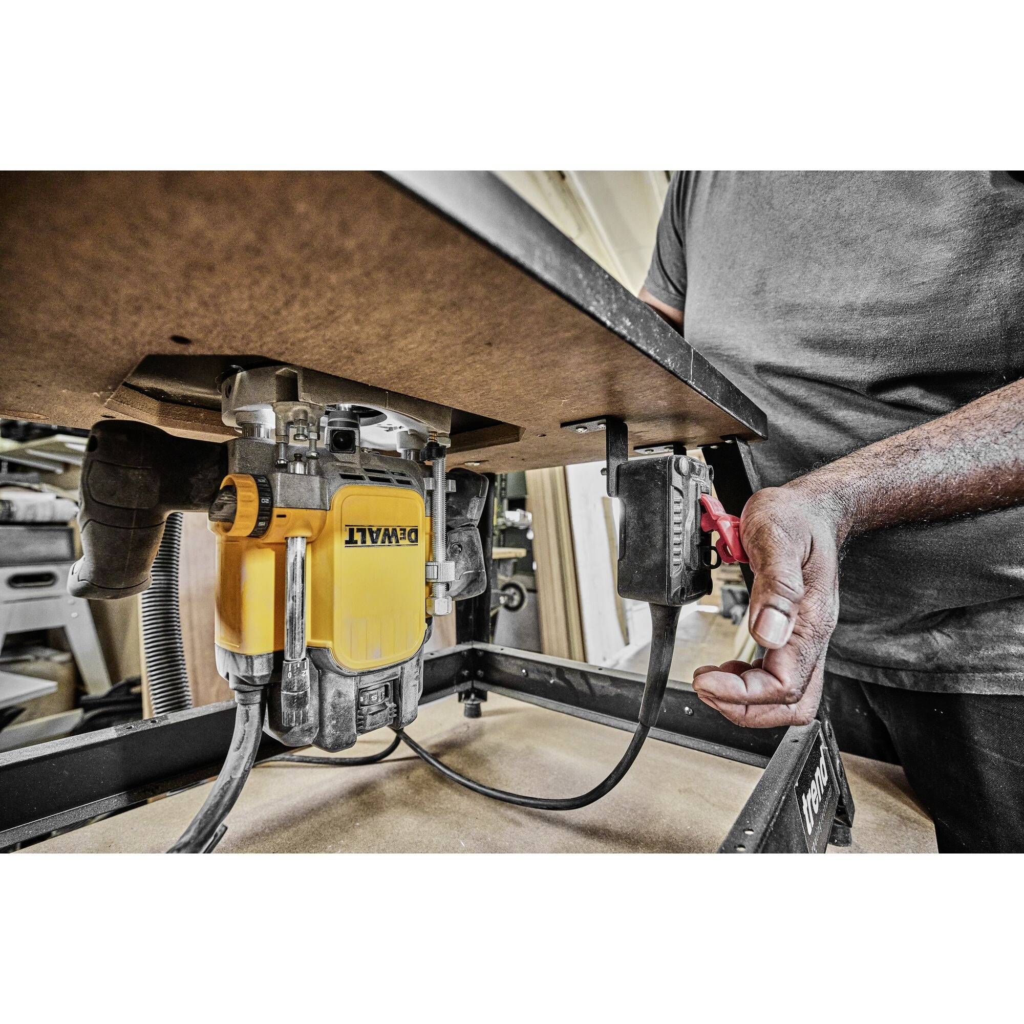 DEWALT Router DWE627KT-QS