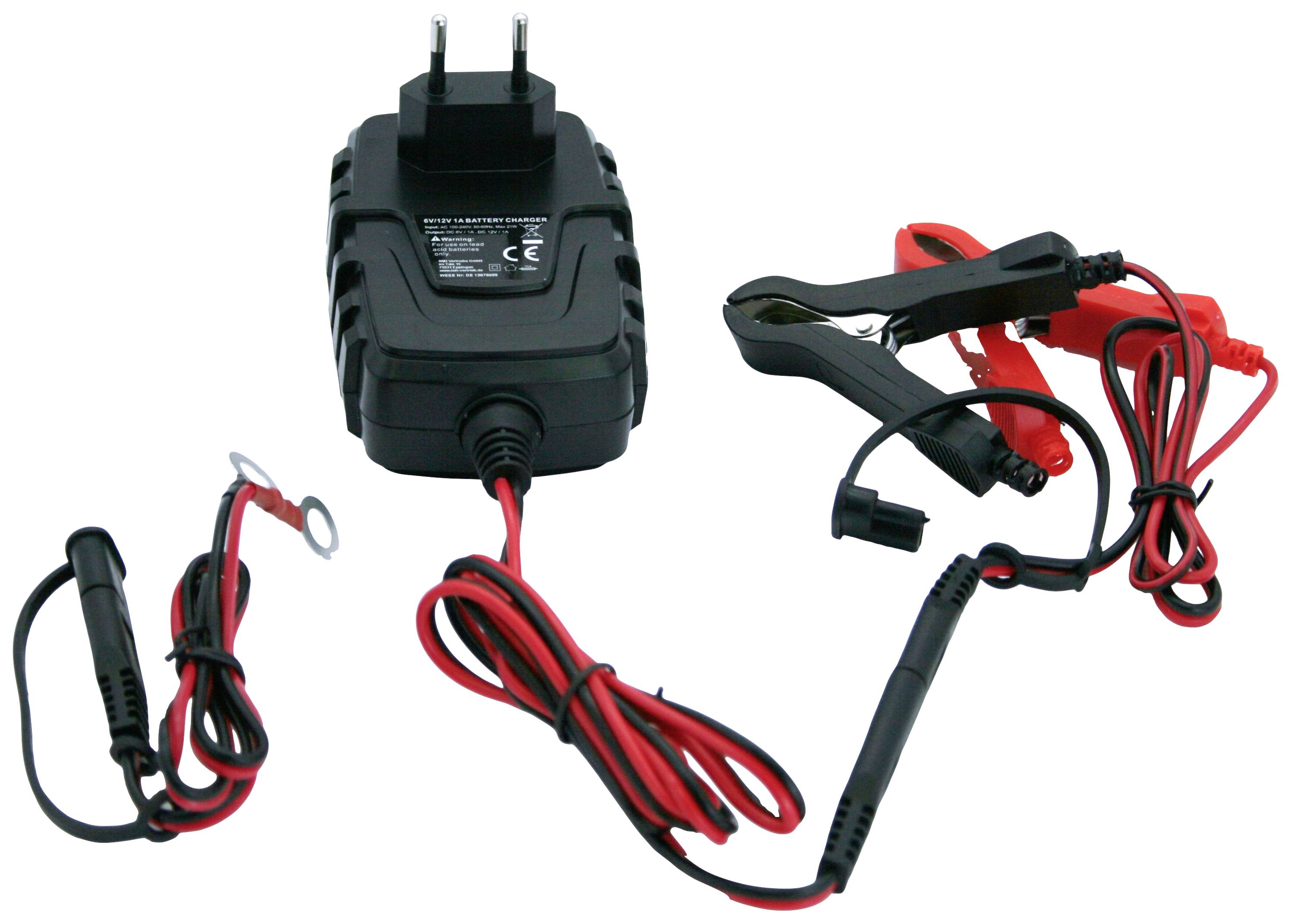 Schwarzes Ladegerät mit roten und schwarzen Kabeln, Krokodilklemmen und Ringanschlüssen, geeignet zum Aufladen von Autobatterien.