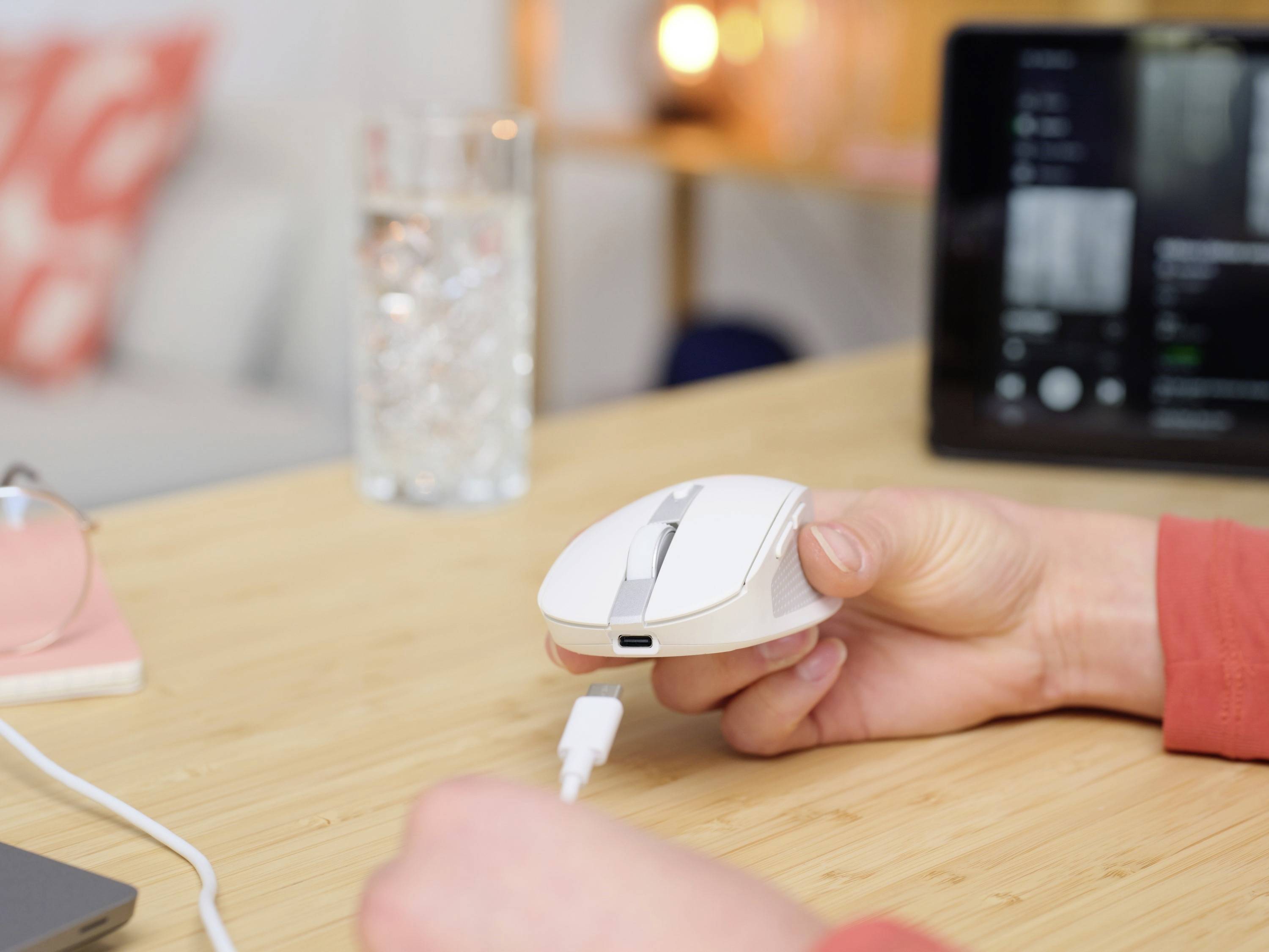 Trust OZAA COMPACT Mouse Radio Optical White 6 Buttons 3200 dpi Built-in scroll wheel