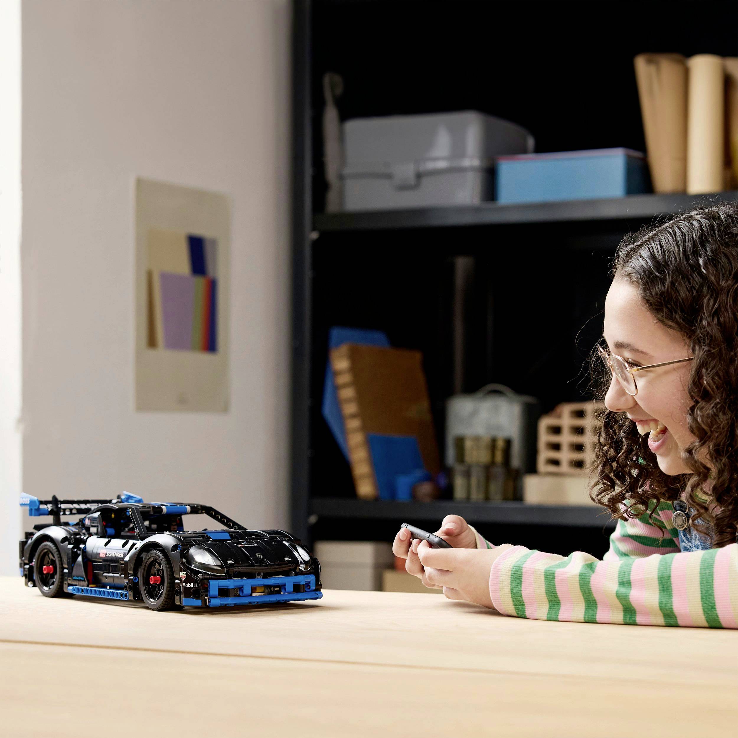 42176 LEGO® TECHNIC Porsche GT4 e-performance racing car