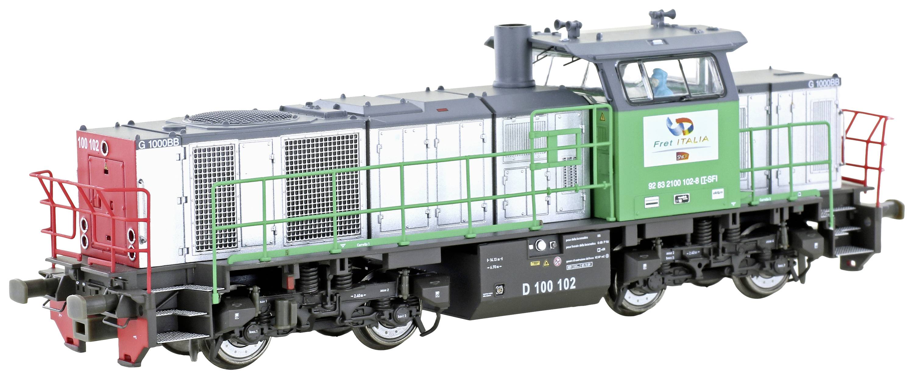 Modelleisenbahn-Lokomotive; grün, weiß und rot lackiert; mit DB-Logo. Zeigt ein detailliertes Design mit Geländern und Beschriftungen.