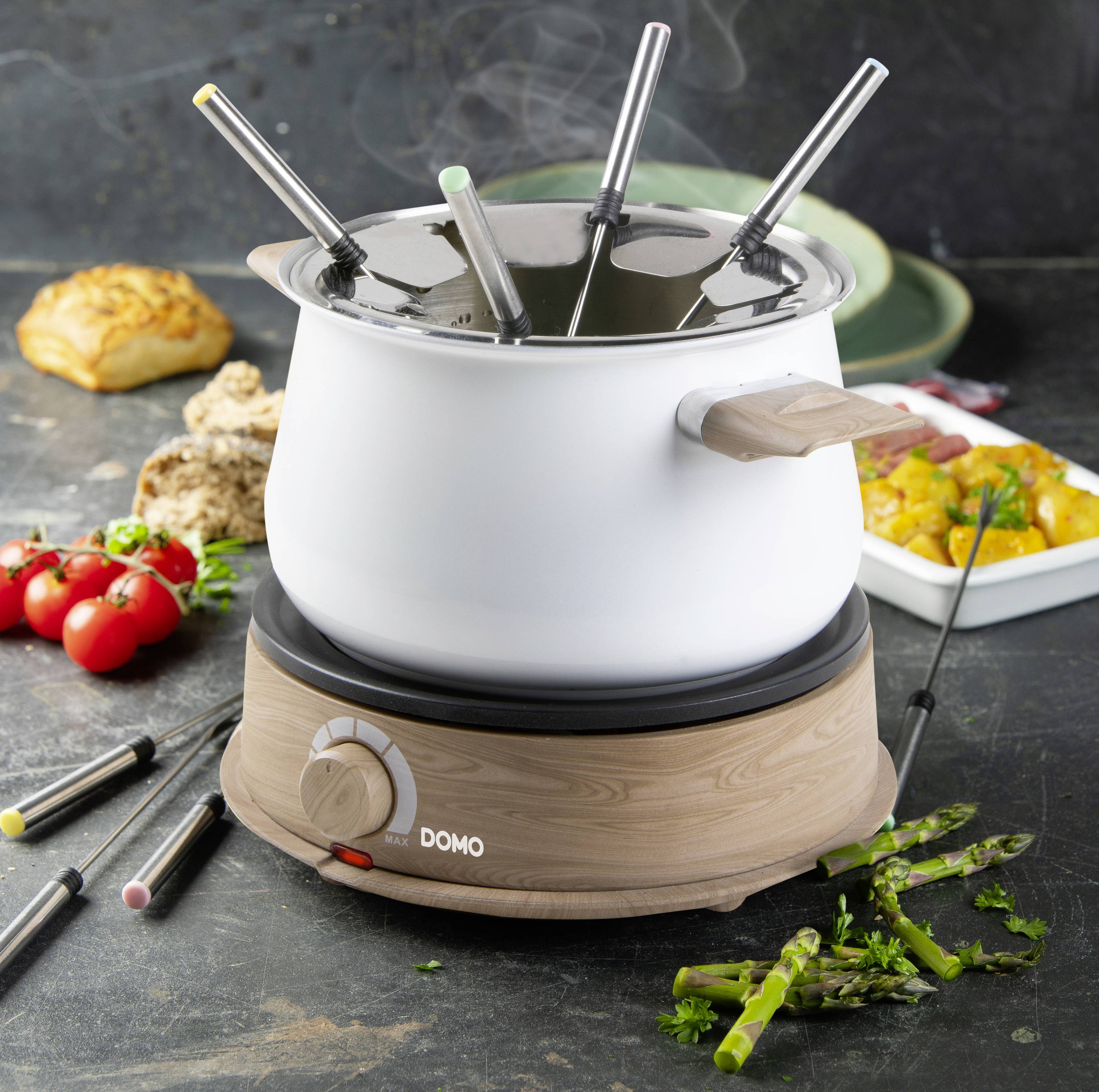 DOMO DO736F Fondue 1500 W Indicator light, 8 fondue forks Wood, White