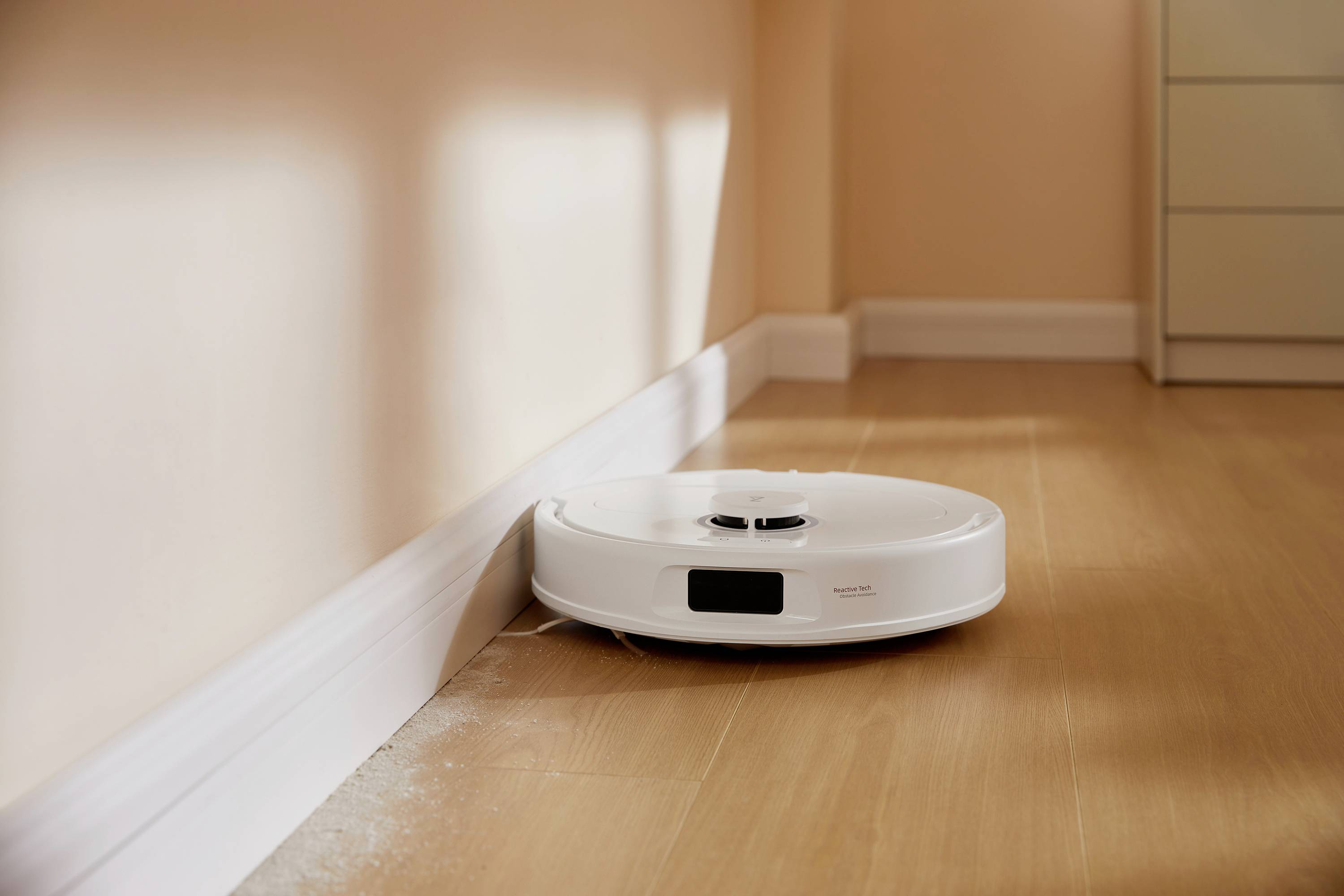 Roborock Qrevo Plus Robotic vac/sweeper White App-controlled