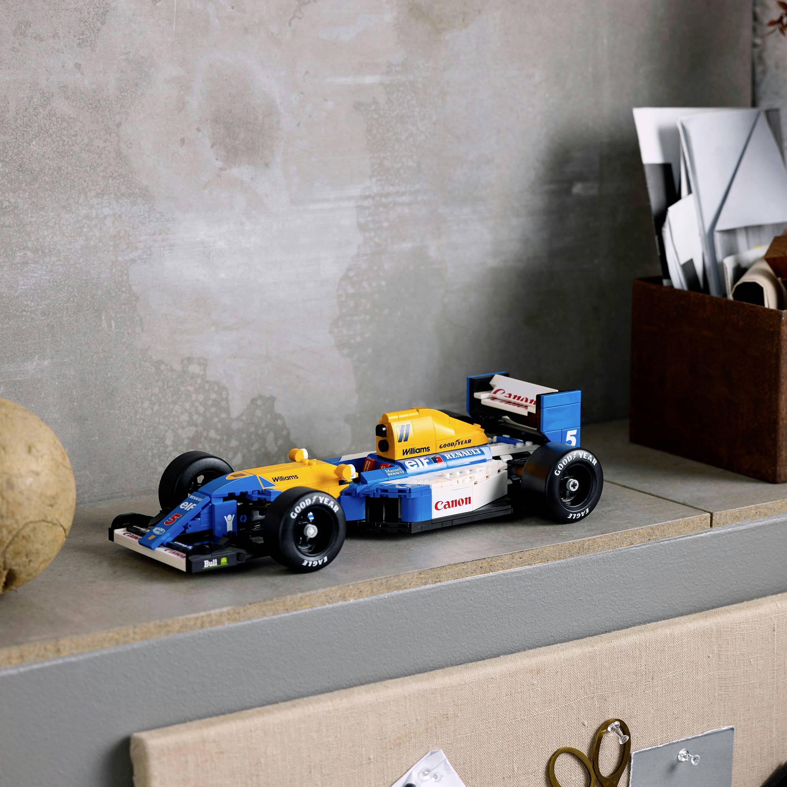 10353 LEGO® ICONS™ Williams Racing FW14B with Nigel Mansell