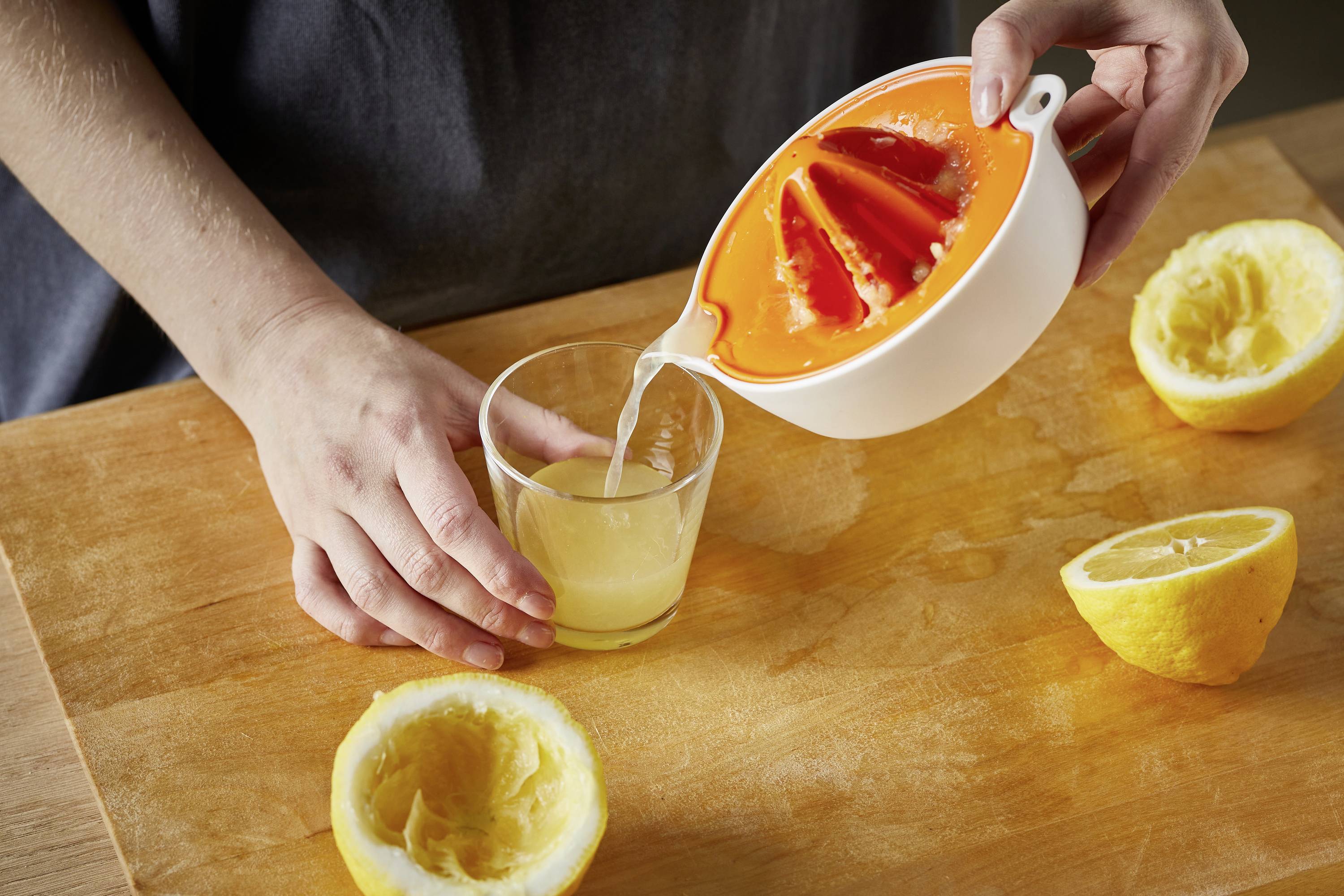 Fiskars 1016125 Functional form citrus press