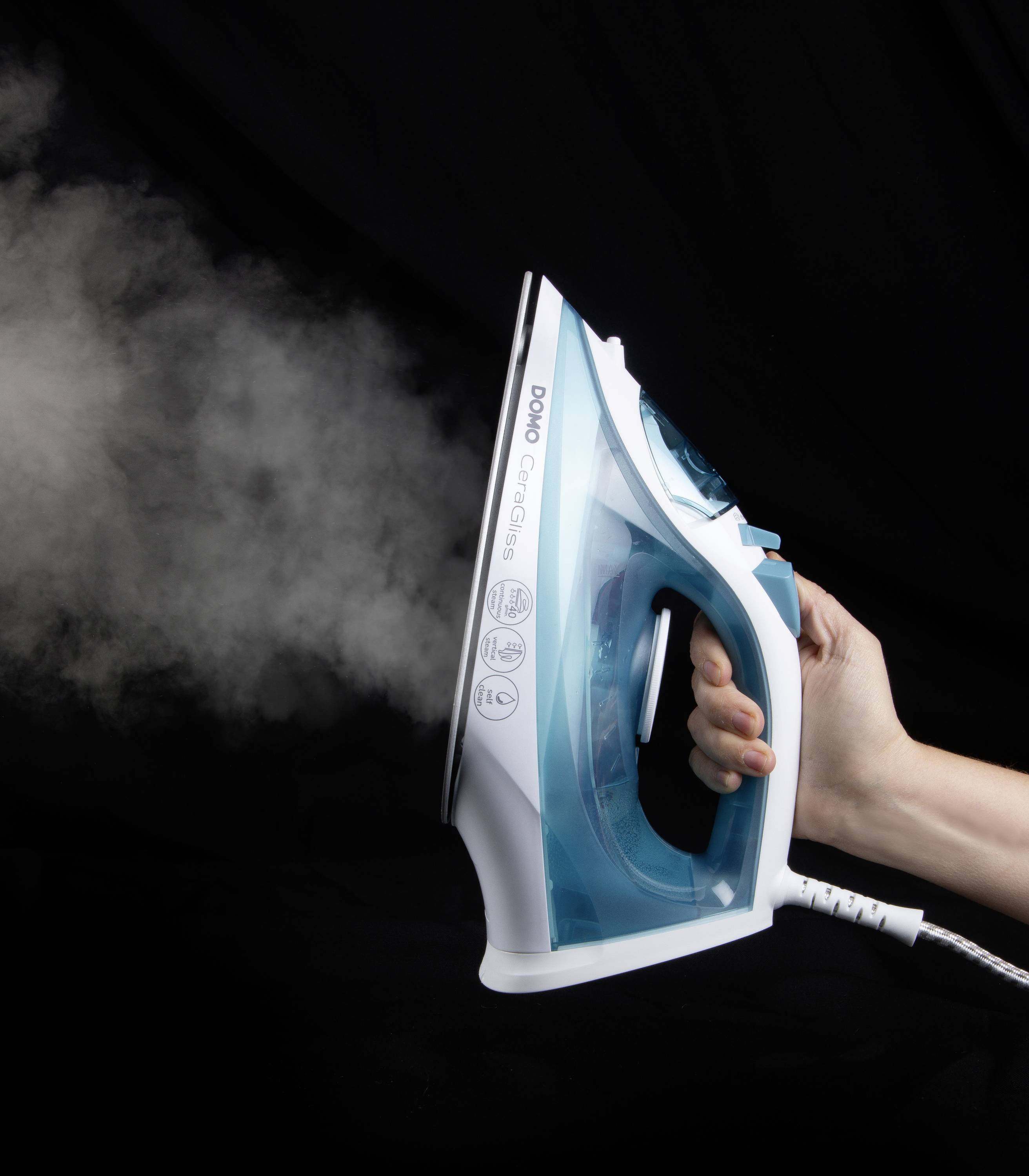 DOMO DAMPFBÜGELEISEN 40 G/MIN DO7060S Steam iron