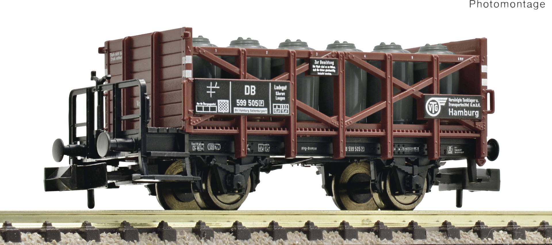 Freight wagon of Deutsche Bahn, loaded with containers, stands on railway tracks. Label reads 'Hamburg'. Model view, not an actual locomotive.
