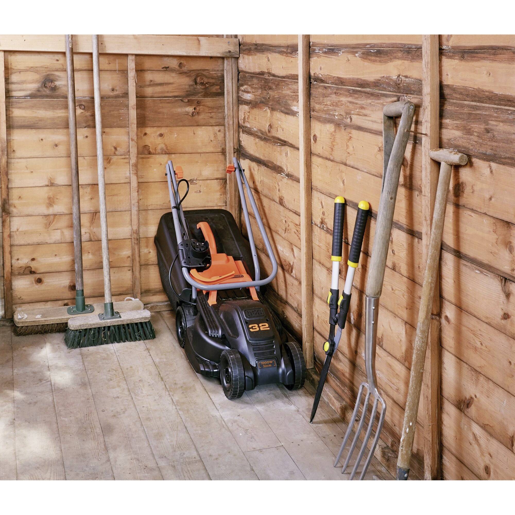 Black & Decker Mains Lawn mower + cutting height adjustment 1000 W Cutting width (max.) 32 cm