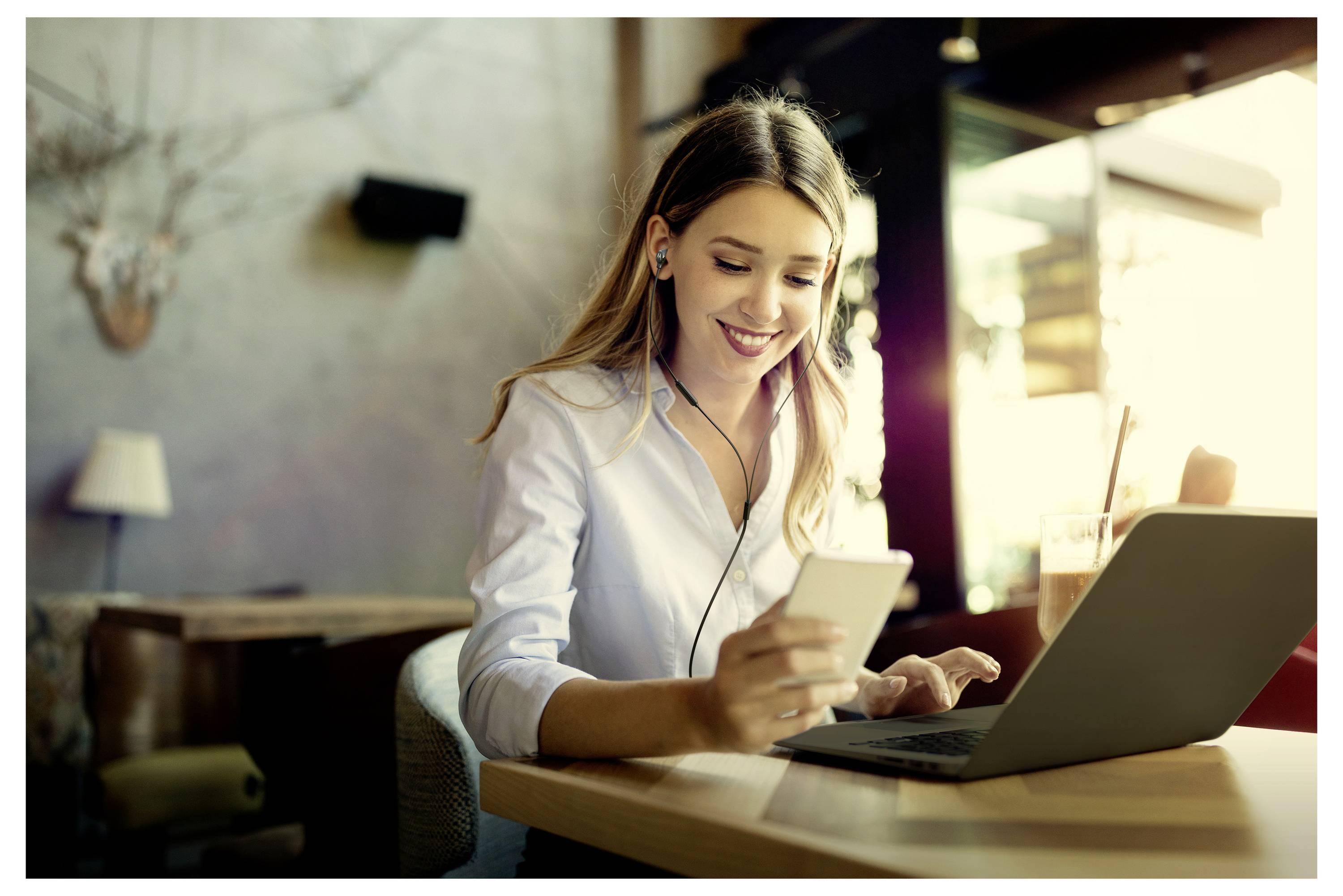 Motorola In-ear headphones Black