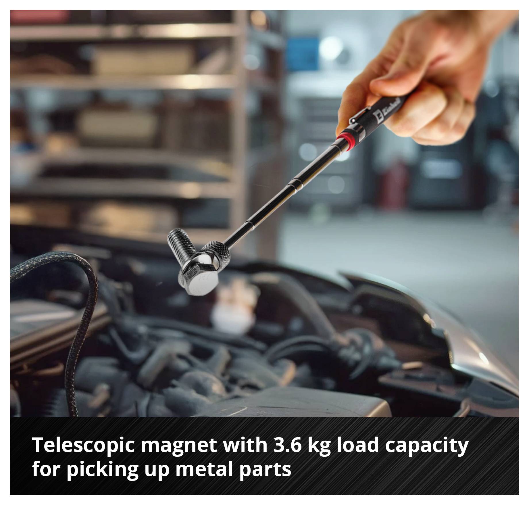Teleskop-Magnet hebt Schraube im Motorraum an. Text: 'Teleskop-Magnet mit 3,6 kg Traglast für einfaches Aufnehmen metallischer Kleinteile'.