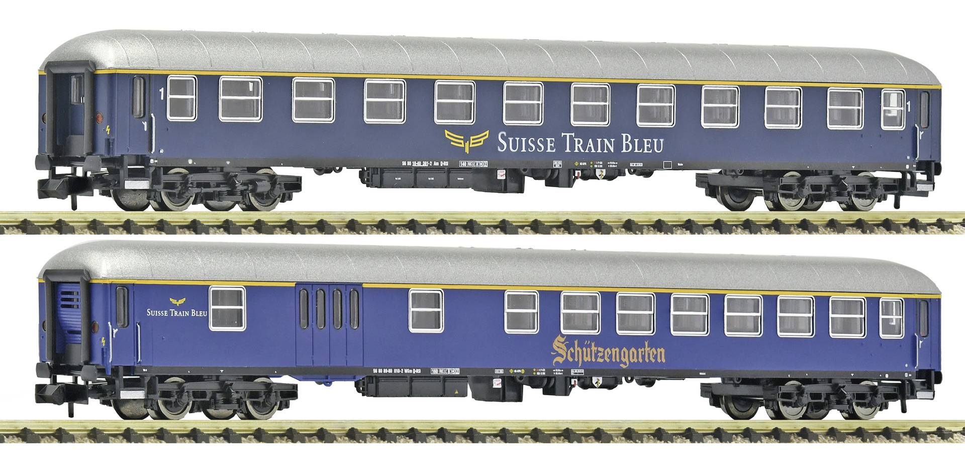 Two side-view photos of a blue passenger railcar model, labeled 'Suisse Train Bleu' on top and 'Schlafwagen' on bottom, shown on tracks.