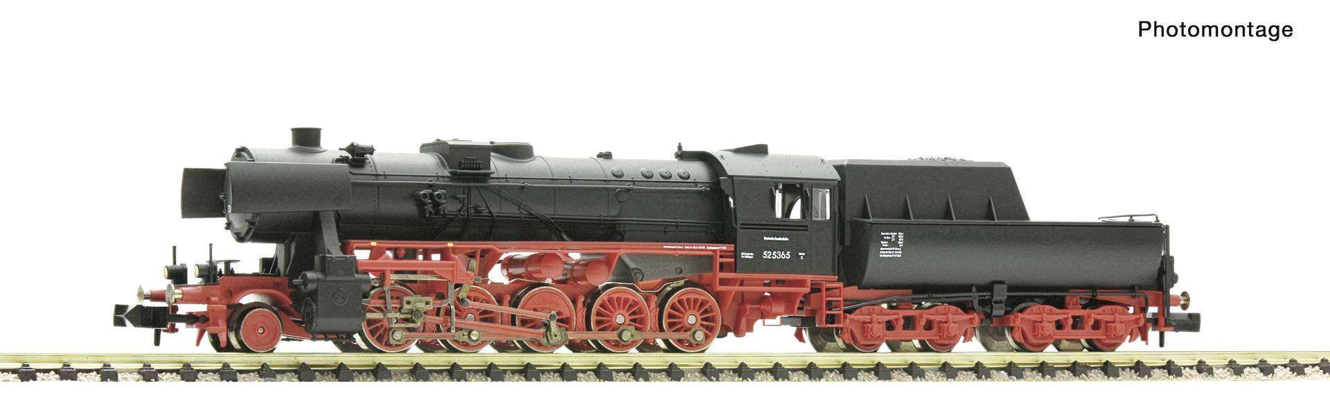 Side view of a black and red steam locomotive model on tracks, shown as a photomontage on a white background.