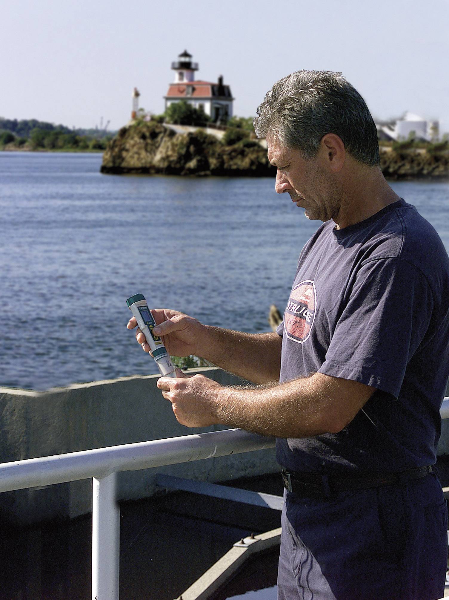 pH meter Extech PH100 pH 0 - 14 pH Calibrated to Manufacturer's standards (no certificate)