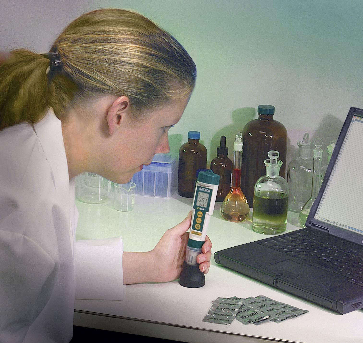 pH meter Extech PH100 pH 0 - 14 pH Calibrated to Manufacturer's standards (no certificate)