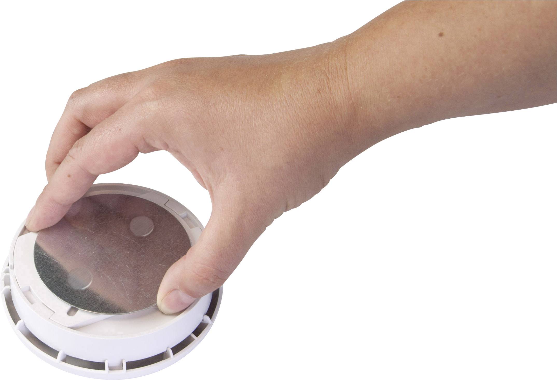 Smoke detector magnetic mount