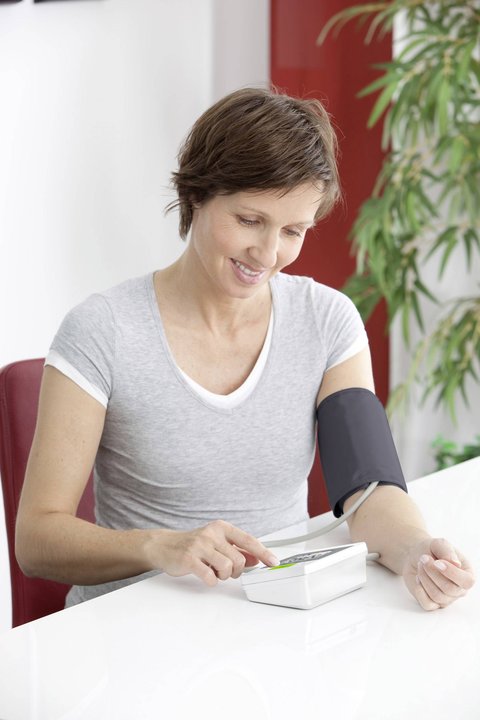 Ecomed BU-90E Upper arm Blood pressure monitor 23200