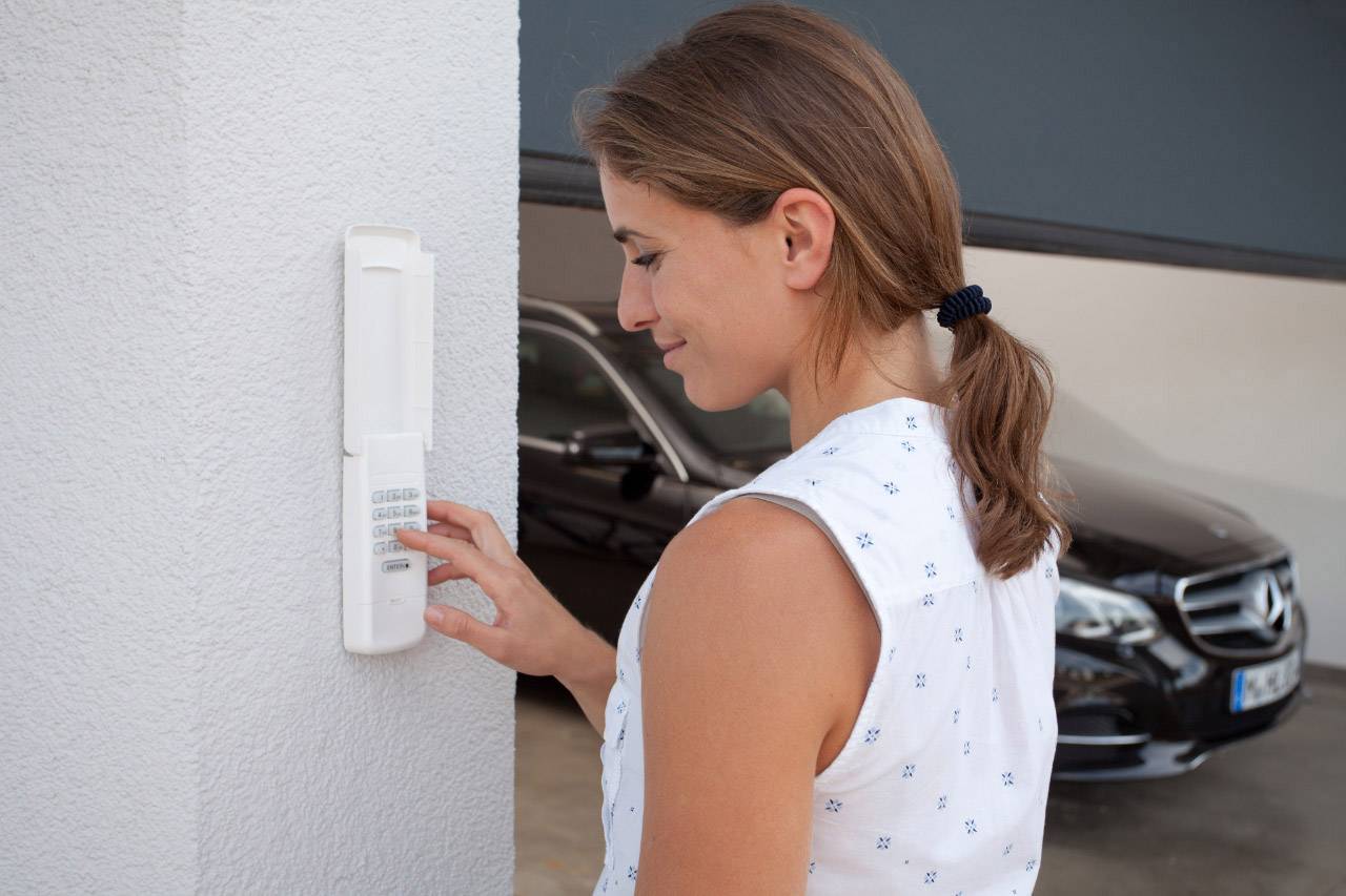 Chamberlain 747REV Wireless keypad 433 MHz Surface-mount