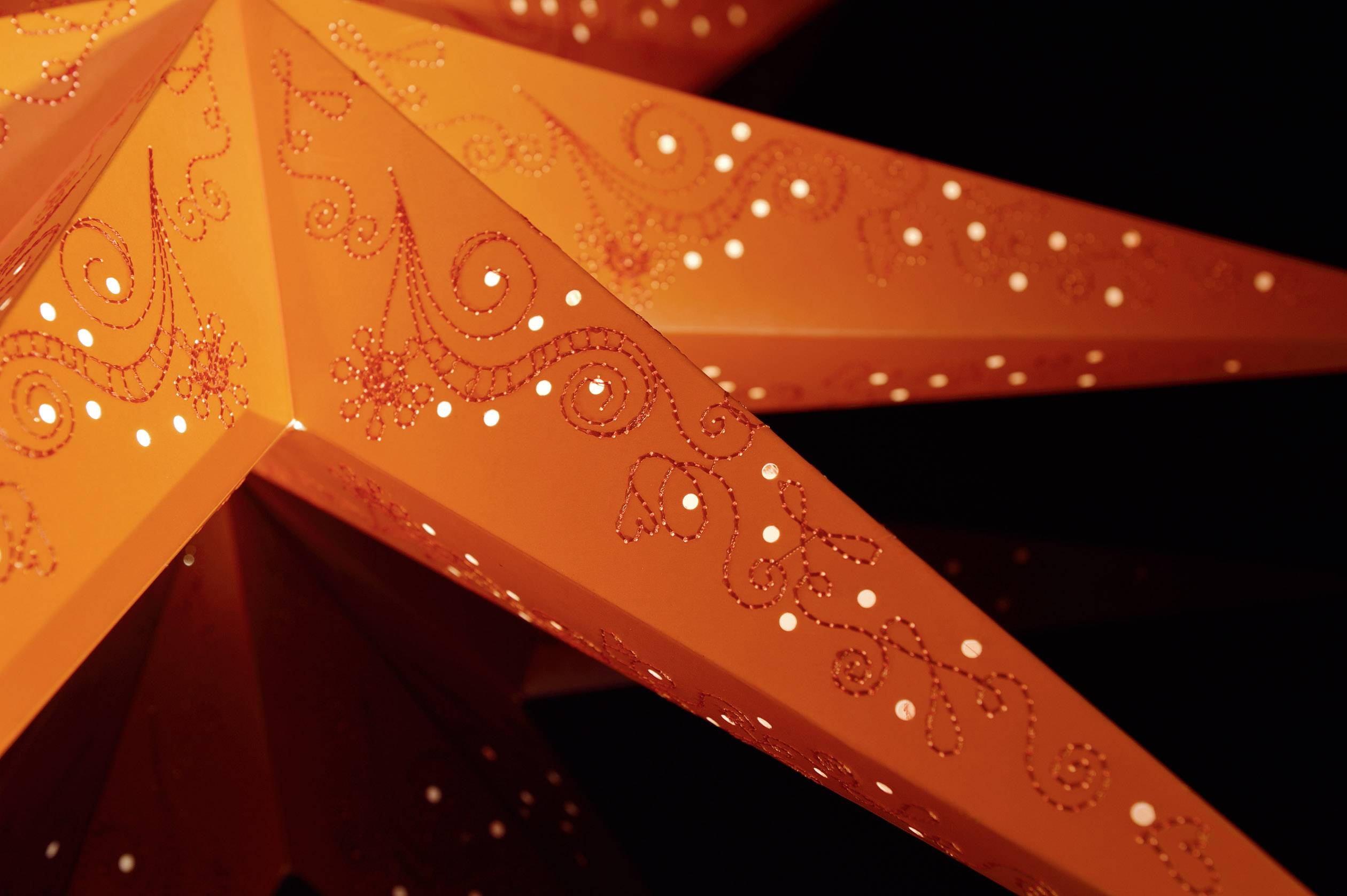Konstsmide 2982-185 Christmas star Light bulb, LED (monochrome) Orange embroidered, incl. punched motifs, incl. switch