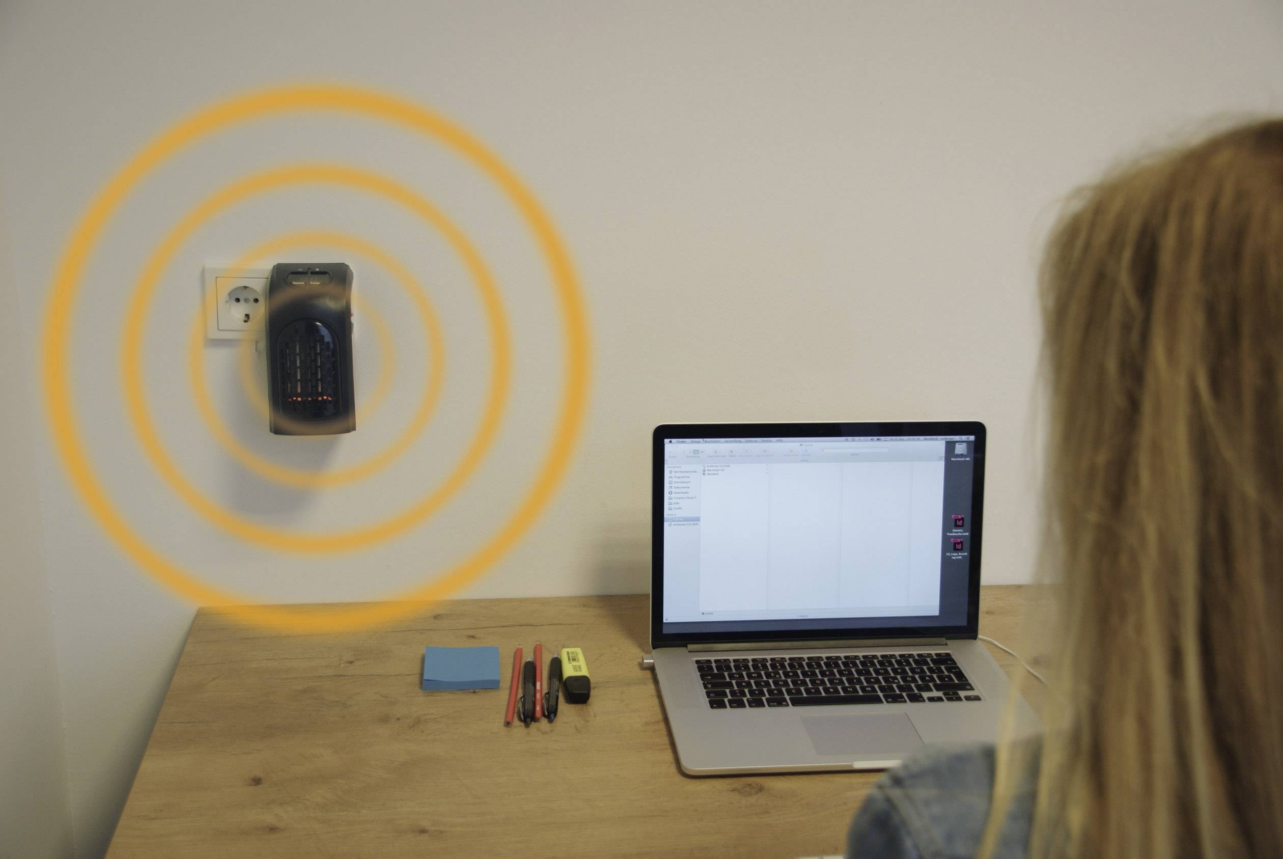 Livington M13735 Mains outlet fan heater 20 m² Black