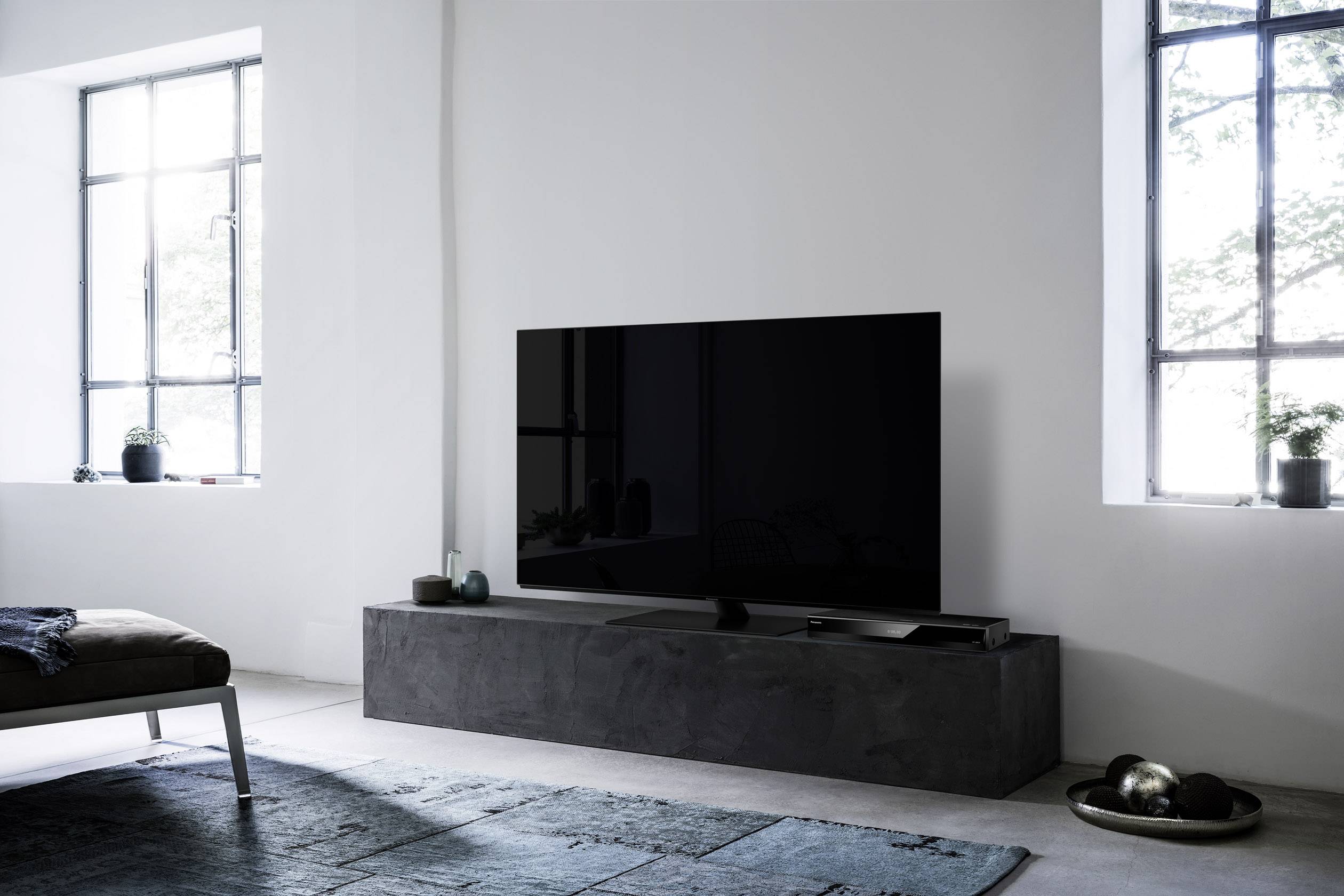 Panasonic DP-UB824 UHD Blu-ray player 4K Ultra HD, Wi-Fi, Smart TV, Amazon Alexa support, Google Assistant support Black