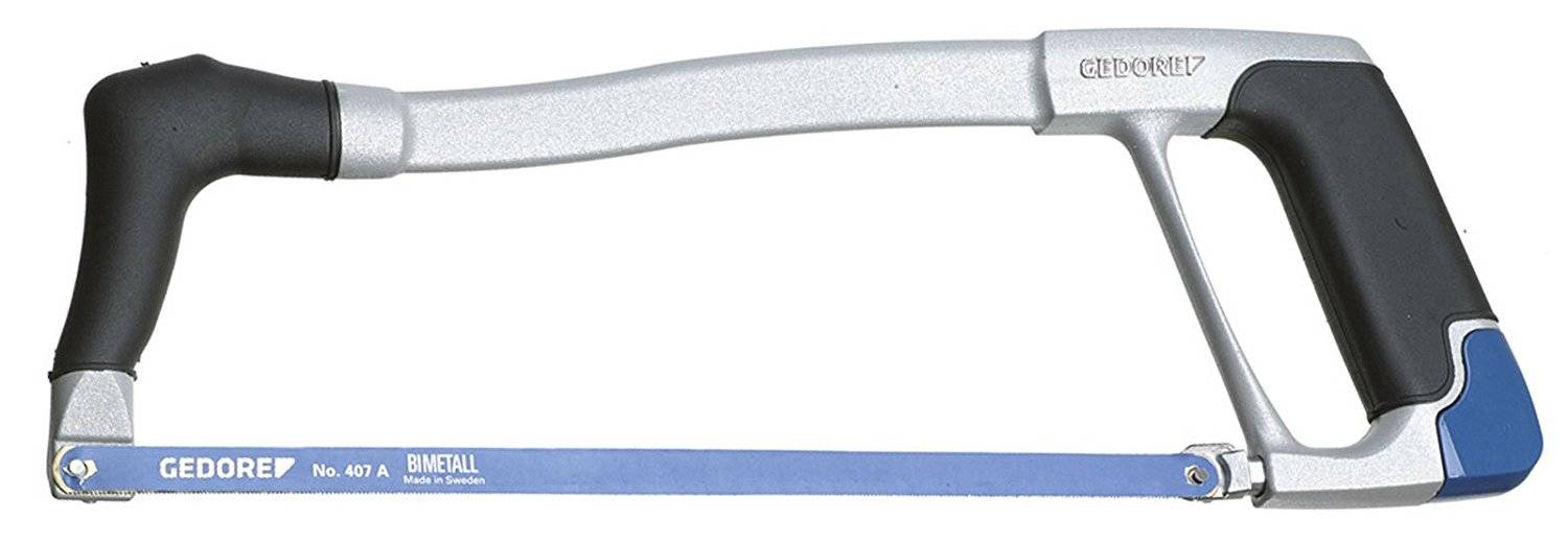 Metal saw with an ergonomic handle, blue saw blade and 'Gedore' brand print.