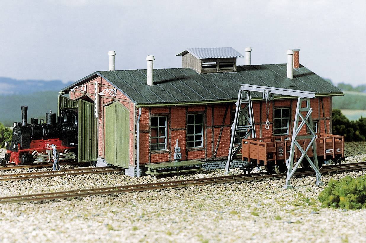 Auhagen 11 355 H0 Engine shed two-constant with gantry crane
