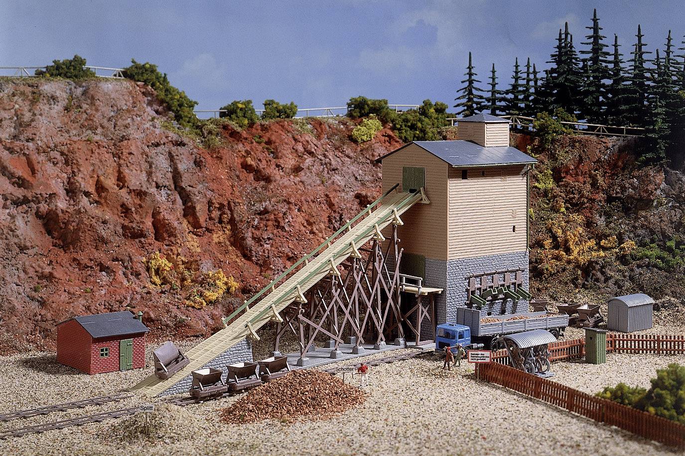 Auhagen 12 266 H0 Old quarry and stone breaking work