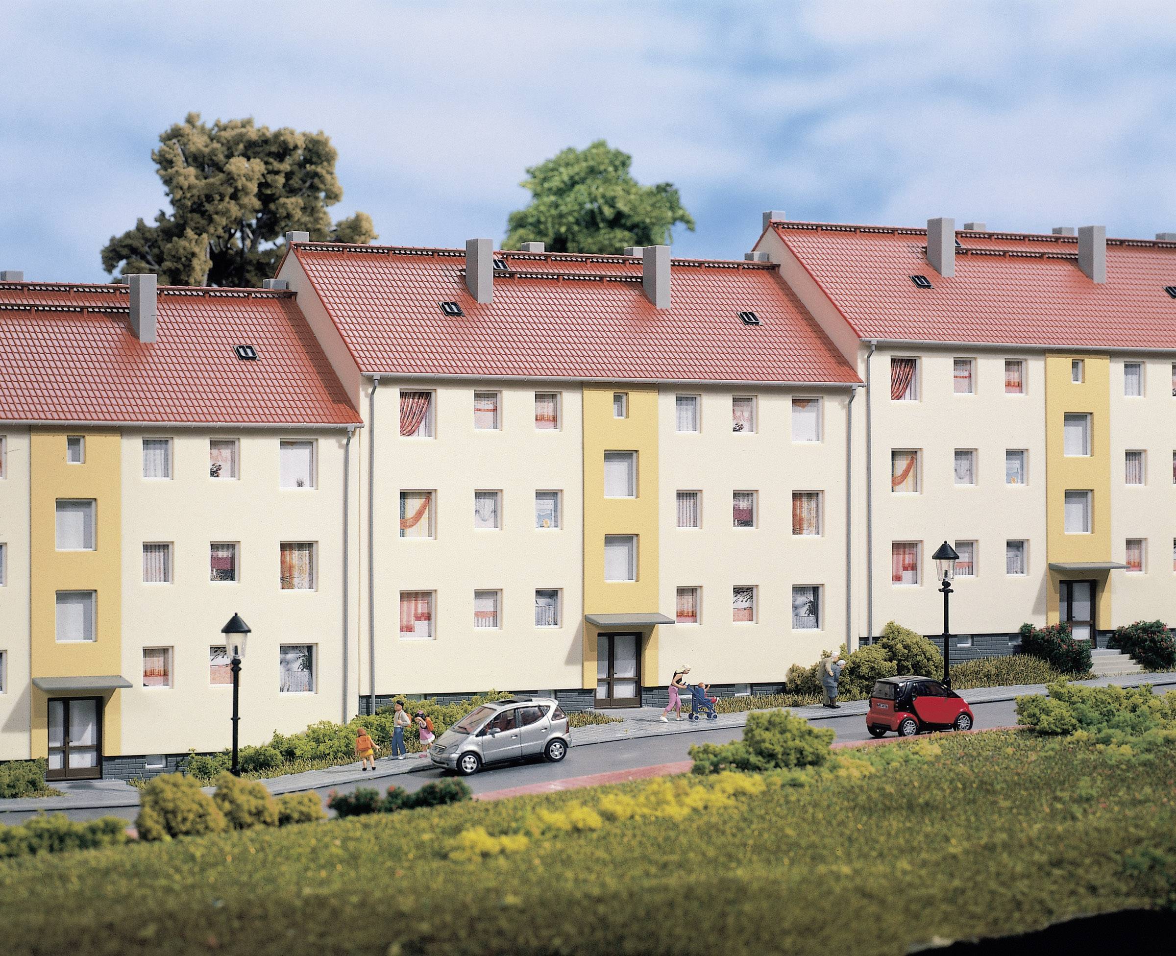 Auhagen 11402 H0 Multi-family house