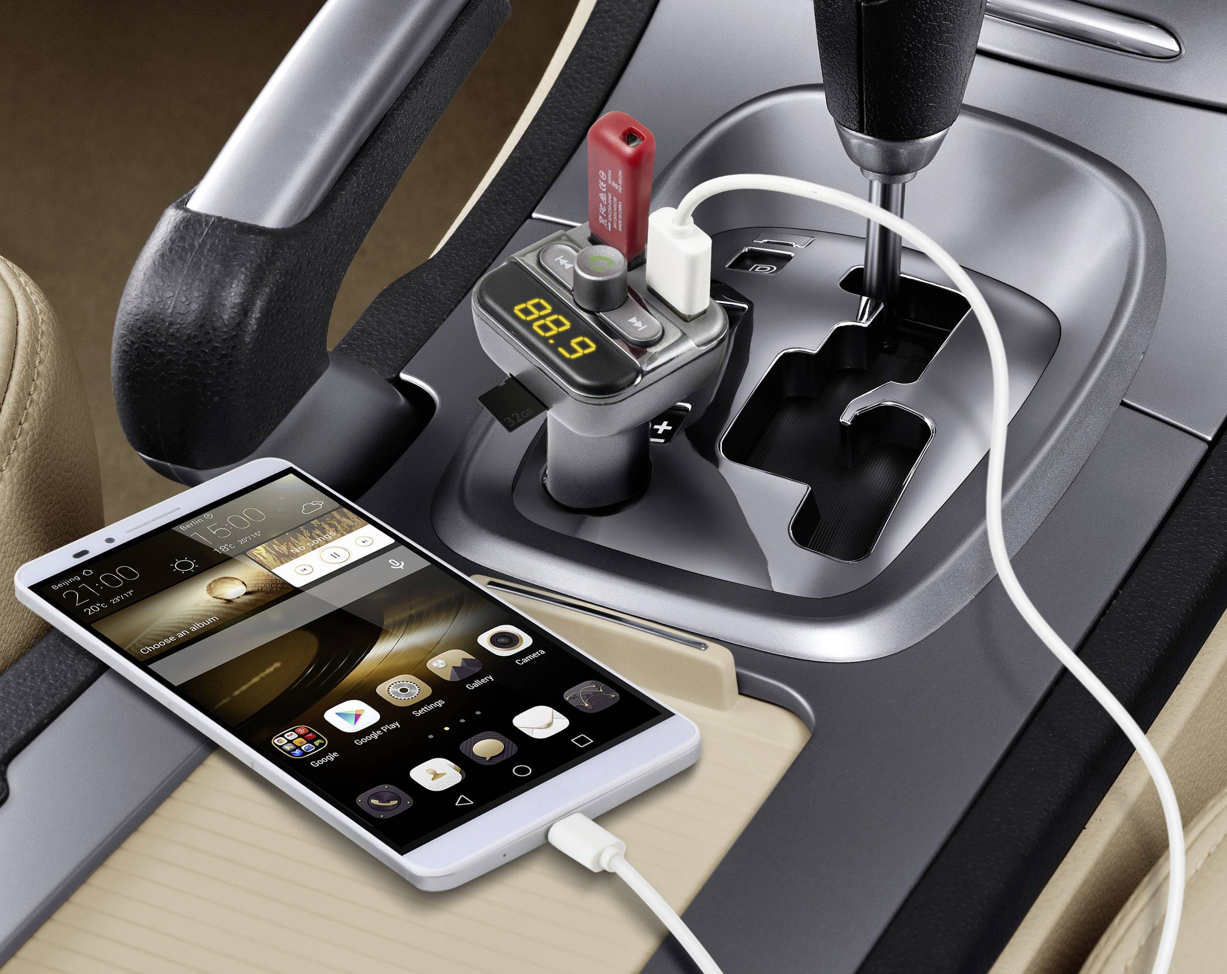 Technaxx FMT900BT FM transmitter incl. hands-free, Built-in MP3 player, incl. iPhone charger