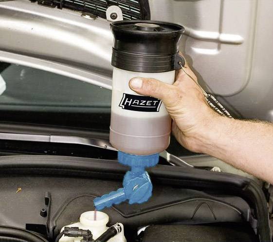 Hazet 4969-1/3 Pneumatic Brake Fluid Bleeder Set