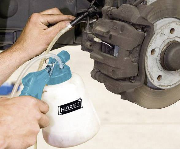 Hazet 4969-1/3 Pneumatic Brake Fluid Bleeder Set