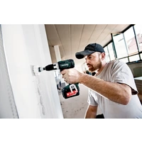 Perceuse-visseuse sans fil Metabo BS 18 LT Li-Ion 18 V 4 Ah + 2 batteries, + mallette Perceuse-visseuse sans fil Metabo BS 18 LT Li-Ion 18 V 4 Ah + 2 batteries, + mallette