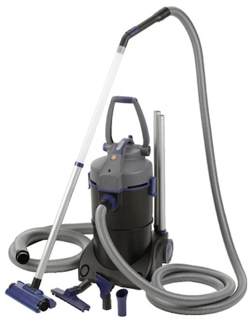 Un aspirateur eau et poussière avec de multiples accessoires, doté d'un long tuyau et d'une poignée, adapté aux tâches de nettoyage domestique ou industriel.