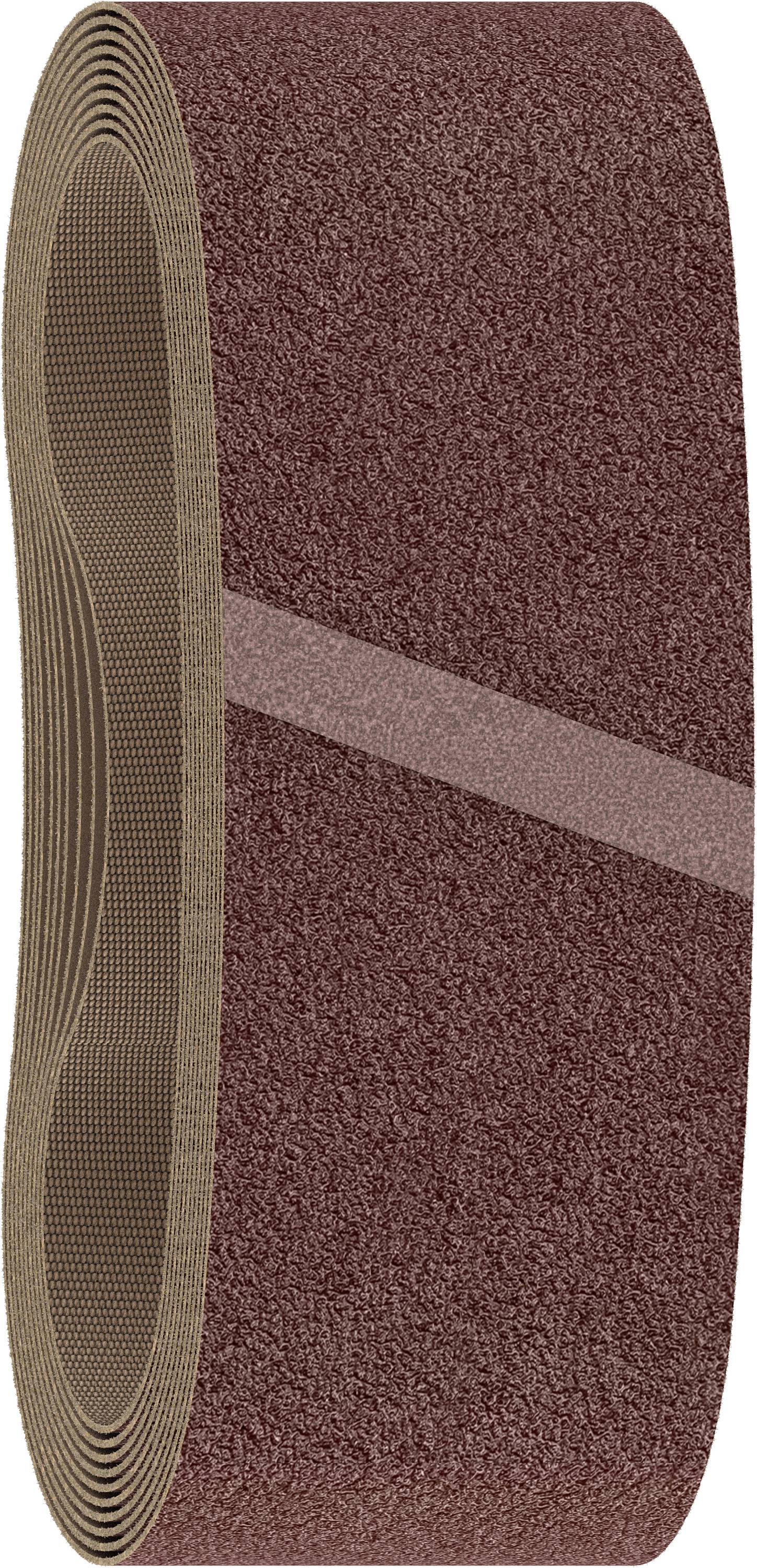 Une longue bande de ponçage brune avec un grain grossier, enroulée et prête pour des travaux artisanaux ou des ponceuses.