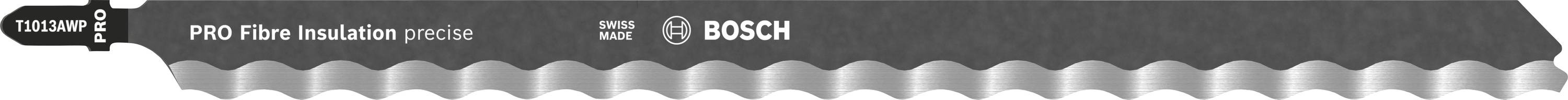 « Lame de scie sabre Bosch PRO Line Wood and Metal », avec un design dentelé pour la coupe du bois et du métal, logo de marque sur la lame.