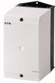 Un boîtier électrique rectangulaire blanc d'Eaton avec plusieurs ouvertures circulaires. Adapté pour protéger des interrupteurs ou des composants électroniques.