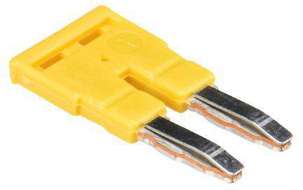 Un connecteur de thermocouple jaune avec deux broches métalliques plates, utilisé pour connecter les câbles de thermocouple aux appareils de mesure.