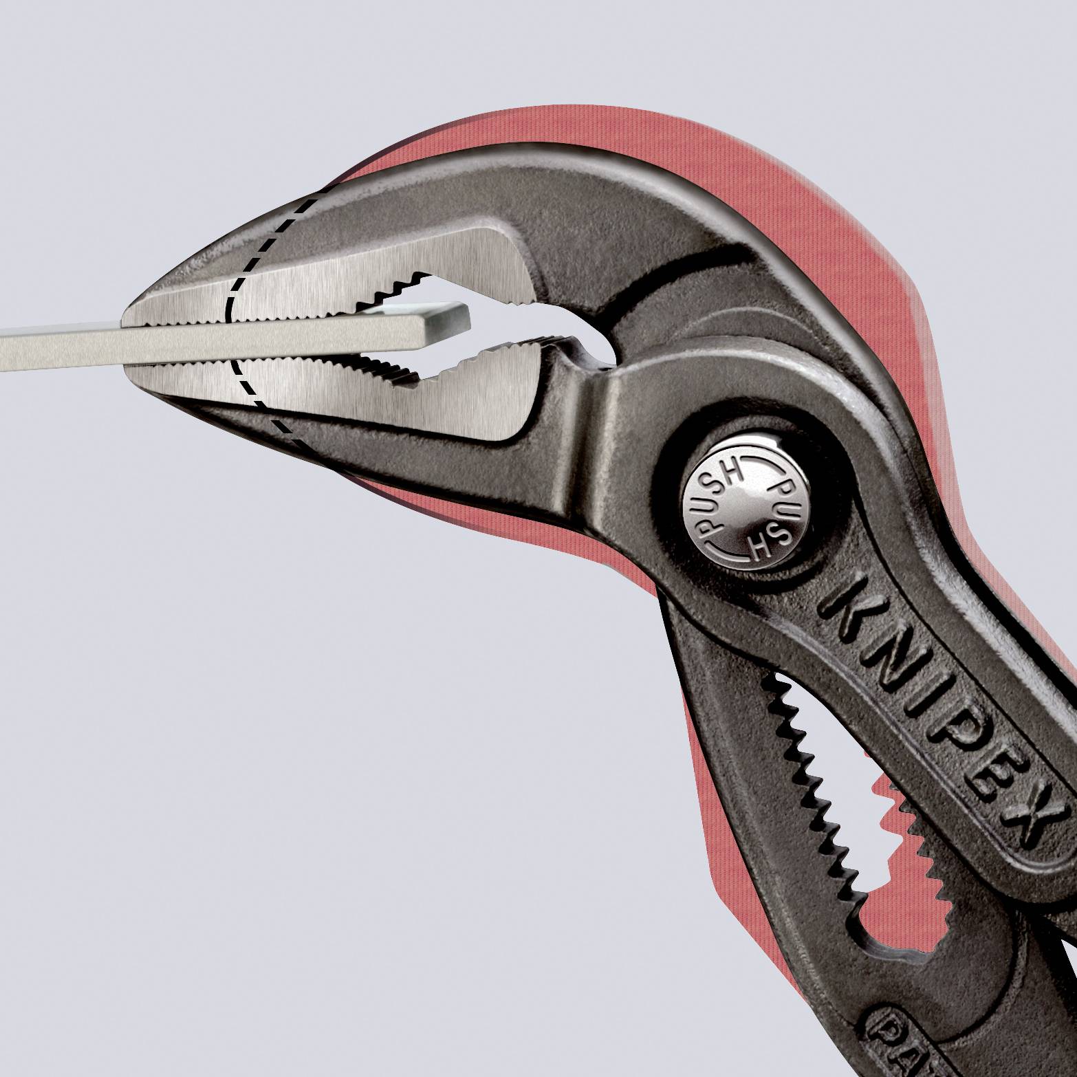 Une pince rouge portant l'inscription 'KNIPEX', ouverte et saisissant un fine morceau de métal.