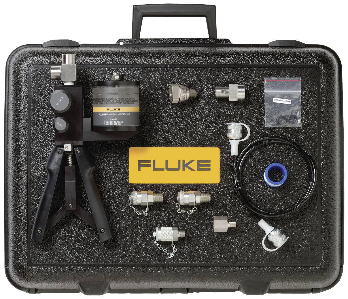 Mallette à outils avec instruments de mesure et accessoires, nom de marque 'Fluke' visible ; contient des connexions, des câbles et des adaptateurs pour des applications techniques.