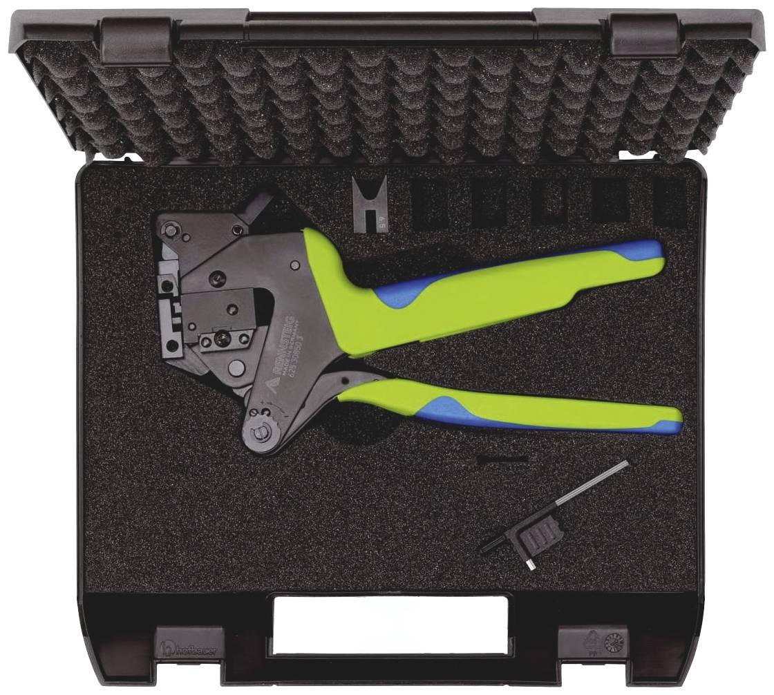 Coffret à outils comprenant une pince à sertir et ses accessoires, intégrés dans un fond en mousse. La pince est noire avec une poignée jaune.