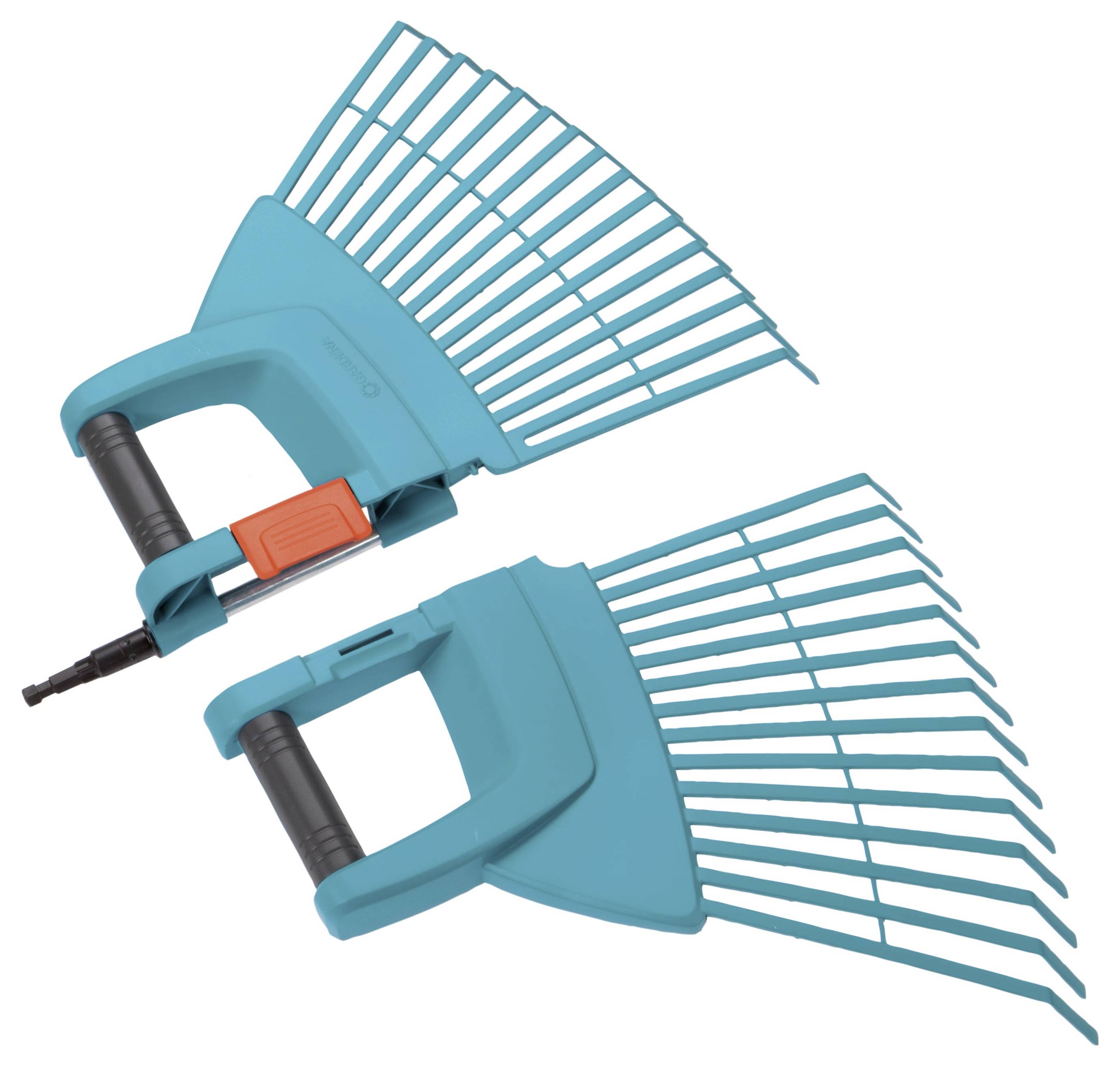 Deux râteaux de jardin bleus avec des manches noirs sur un fond blanc. Un des râteaux possède un verrou rouge.