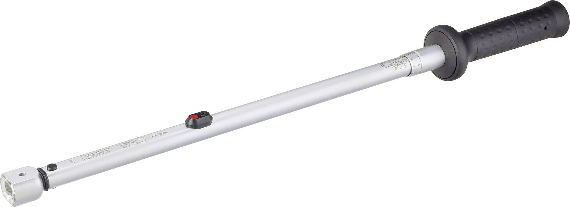 Clé dynamométrique en métal avec un long manche et une poignée en plastique noir, utilisée pour le serrage précis des vis.