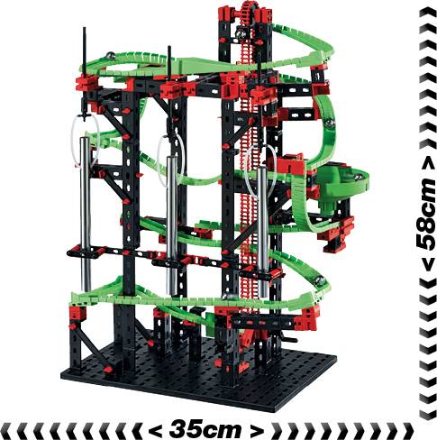 Ensemble de construction avec un cadre noir et rouge et des rails verts, montrant une piste de billes avec différentes hauteurs. Dimensions : 58 cm de haut, 35 cm de large.