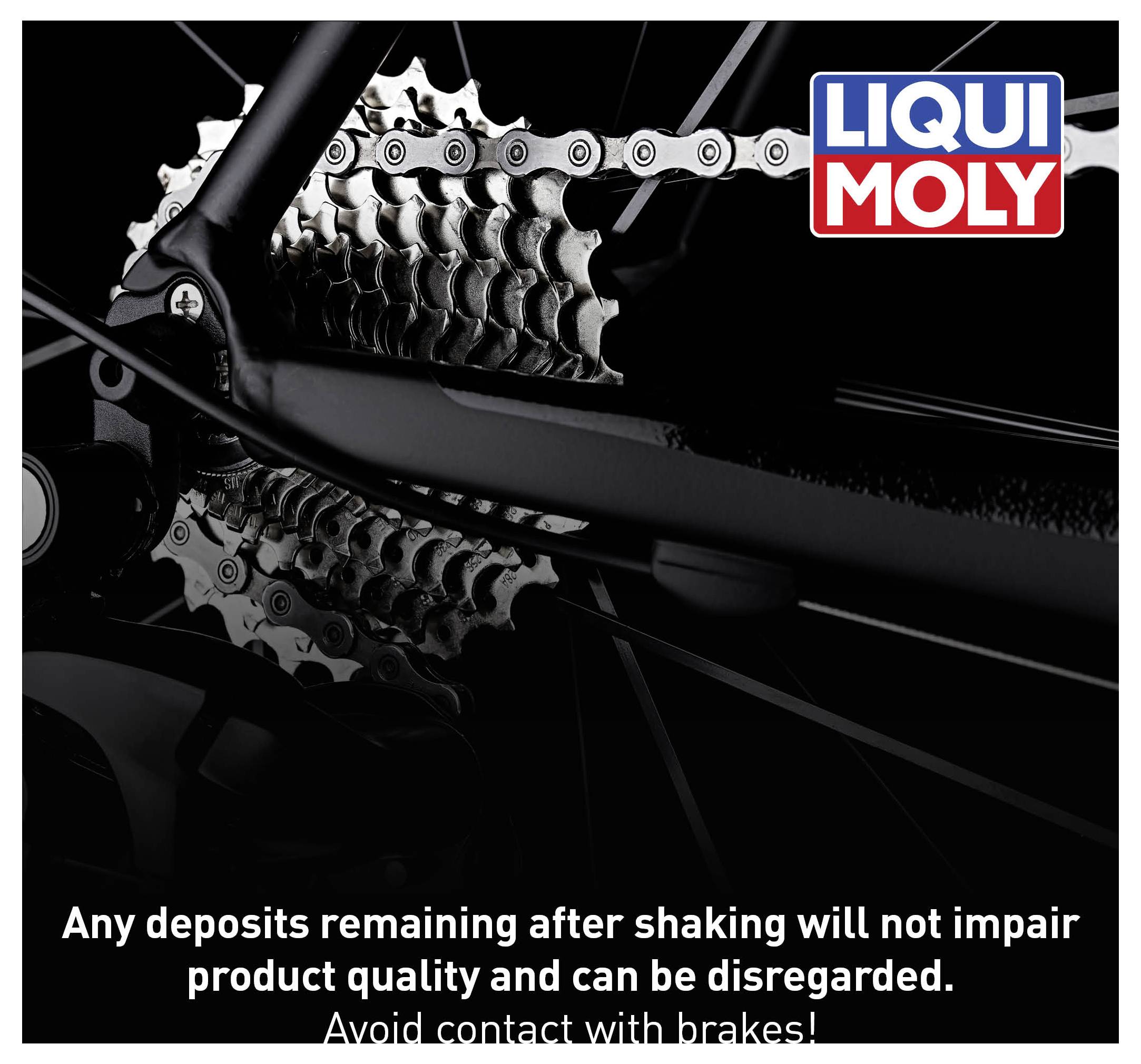 Un entraînement de vélo avec un logo LIQUI MOLY. Texte : « Un dépôt léger restant au fond après agitation est sans danger et n'affecte pas la qualité du produit. Éviter tout contact avec les freins ! »