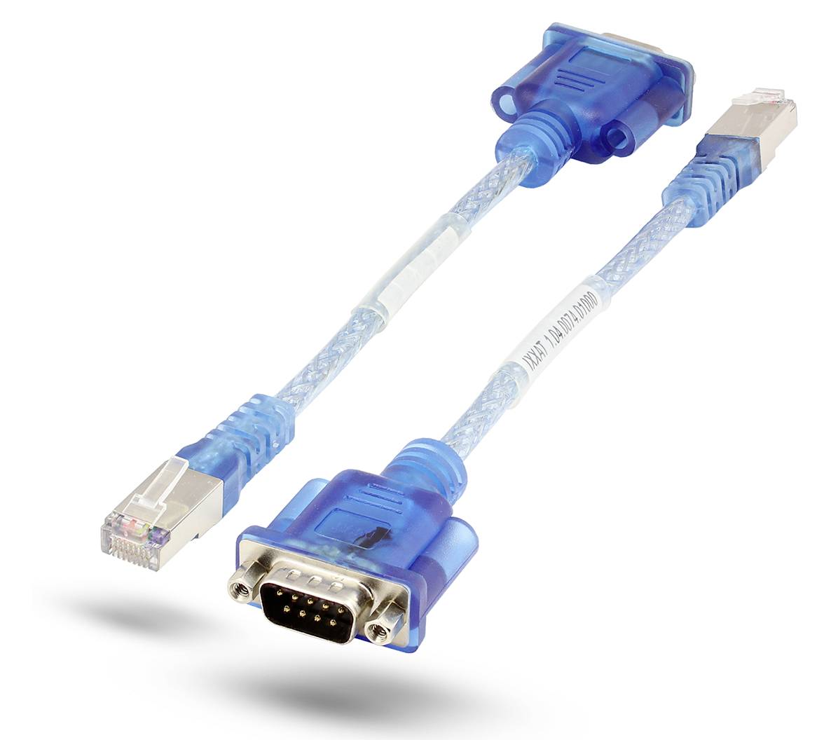 Câble adaptateur bleu : Une extrémité avec une fiche VGA, l'autre avec une fiche Ethernet. Adapté pour connecter différents appareils.