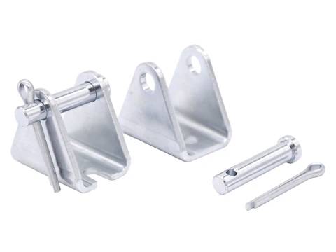 Deux supports métalliques argentés avec des boulons et des goupilles, probablement des accessoires de construction ; illustrant un dispositif de fixation.
