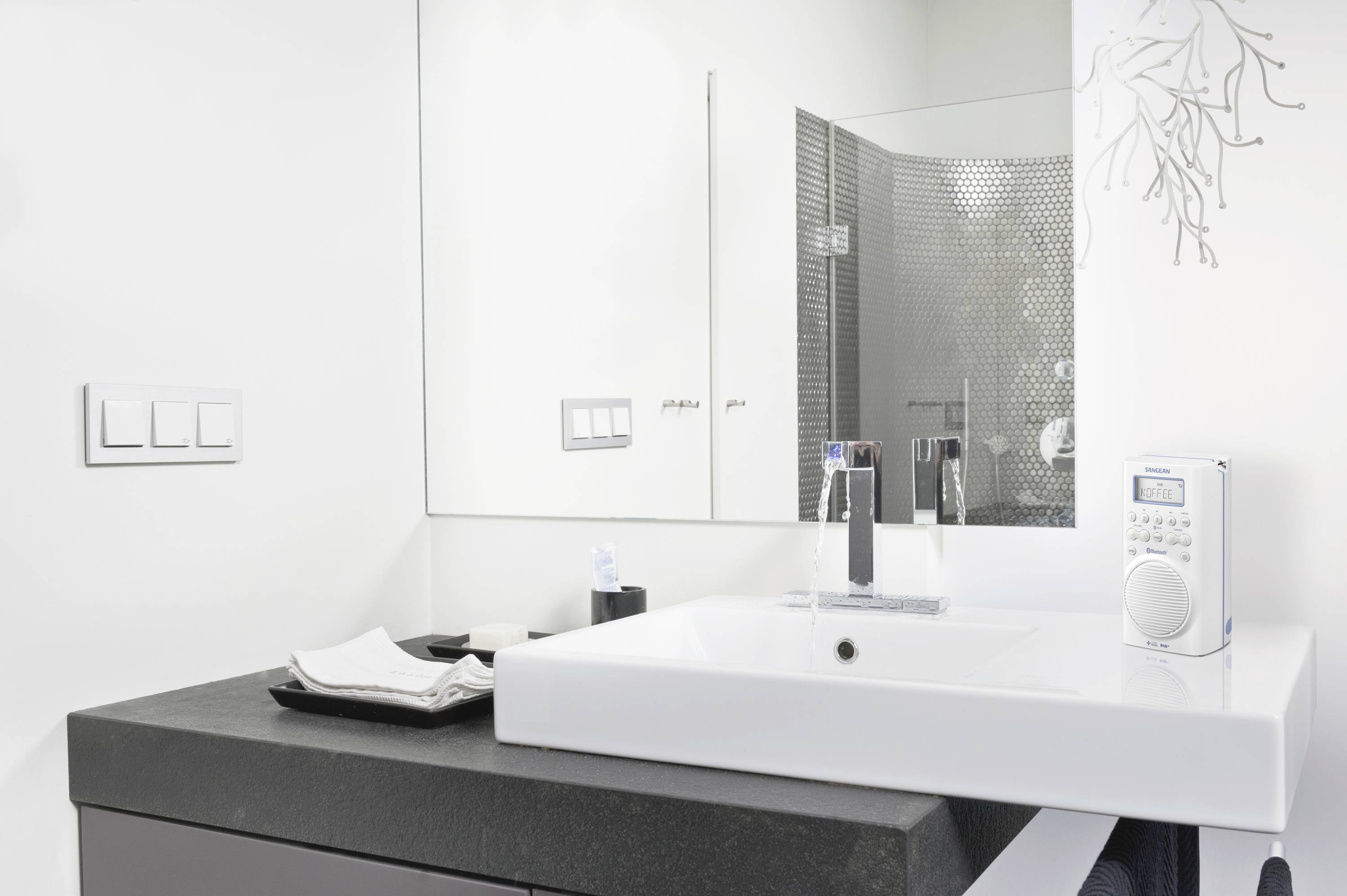 N/A DAB+ Sangean H205 Bluetooth étanche à l'eau blanc