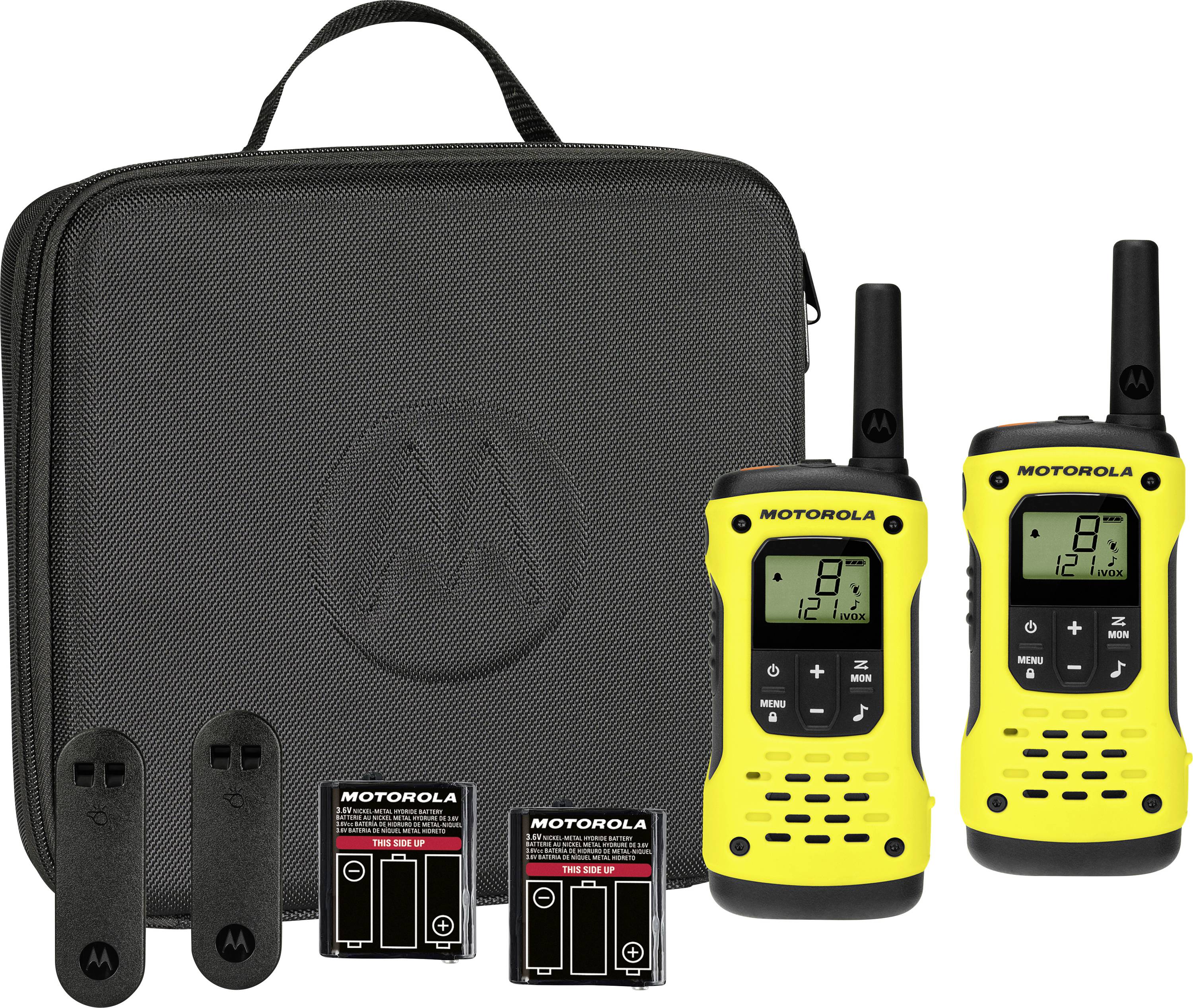 Kit de talkies-walkies Motorola avec deux radios jaunes, étui de transport noir, clips de ceinture et batteries rechargeables.